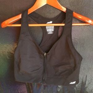 Zip front sports bra, fits a DDD or smaller